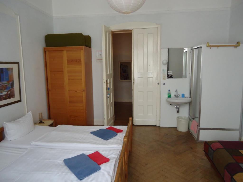 Gasthof Hotel-pension Austriana Berlin